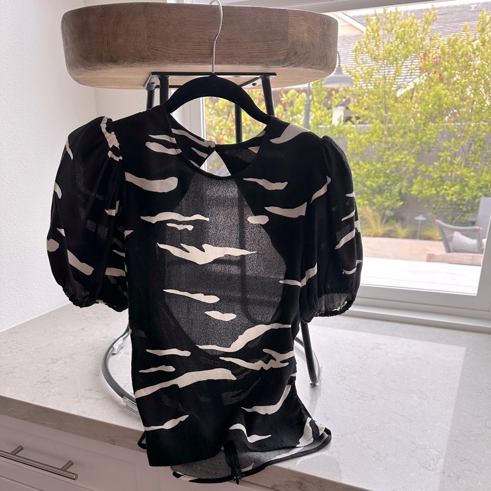 Reformation Black & White print top
